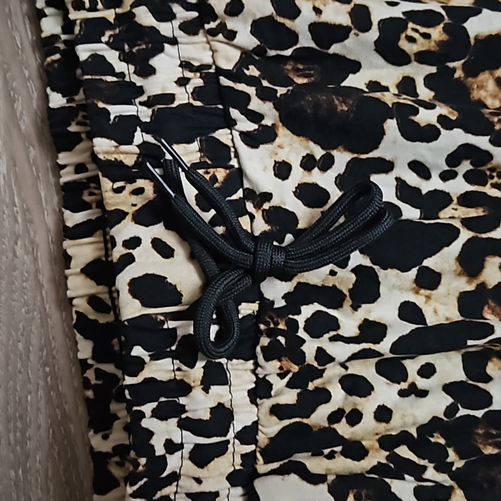 Leopard Print Joggers With Pockets Soft Material Stretchy Drawstring Waist - Picture 5 of 16